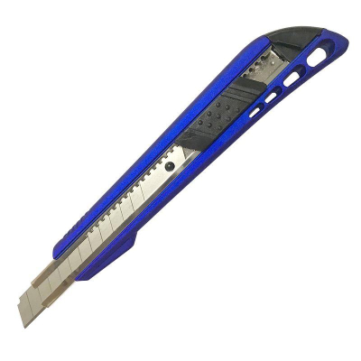 Нож макетный  9мм Lamark пластиковый корпус  Soft touch металлические направляющие лезвия синий в блистере