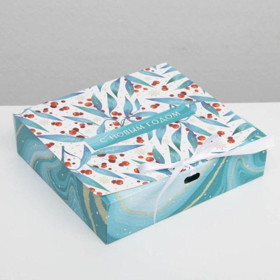 Коробка подарочная новогодняя прямоугольная 20х18х 5см складная 'Волшебство'