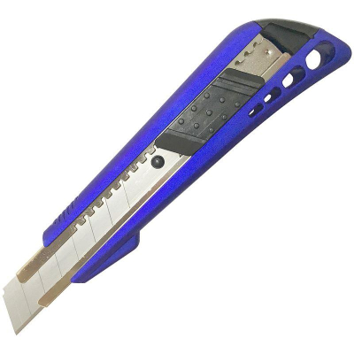 Нож макетный 18мм Lamark пластиковый корпус  Soft touch металлические направляющие лезвия синий в блистере