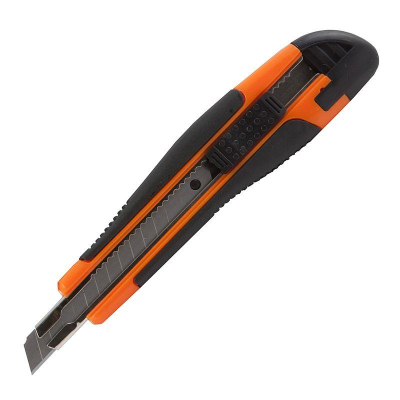 Нож макетный  9мм Lamark + 2 лезвия пластиковый корпус металлические направляющие лезвия в блистере